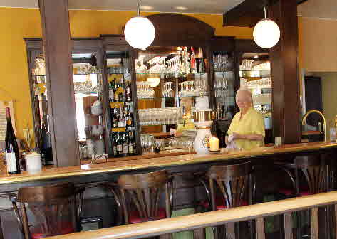 AmKamin_Gastraum mit Helen03